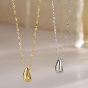 Colliers à pendentifs gouttes d'eau minimalistes en or et argent avec fini poli