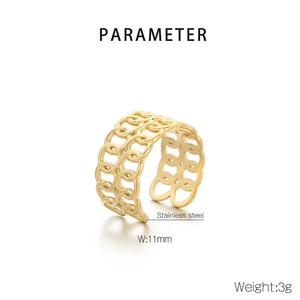 Detail showing 11mm wide golden stainless steel hollow woven ring with technical specs