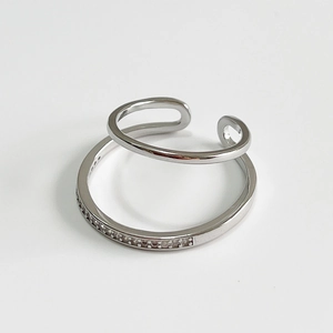 Minimalist double-layered 925 sterling silver ring with shimmering zircon stones