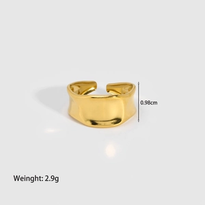 Detailed view of adjustable gold wavy ring band with 0.98cm height and 2.9g weight