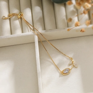 Bracciale a tulipano placcato oro 18K con zircone a goccia e catena regolabile