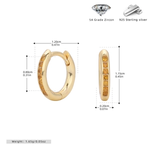 Macro detail of gold S925 silver hoop earring with precise measurement dimensions