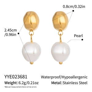 Dettagli dimensionali per orecchini con perle in acciaio inossidabile placcato oro 18K