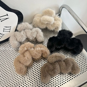 Plush Faux Fur Hair Claw Clip Large Retro Winter Elegant Furry Headwear For Women Girls