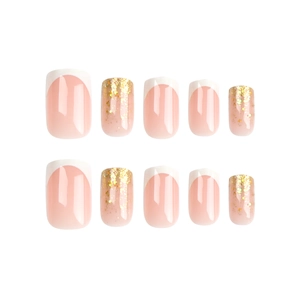 Unghie finte quadrate French manicure rosa con punte bianche e glitter dorati scintillanti