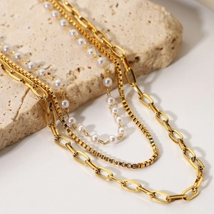 Three-layer 18K gold plated stainless steel necklace with elegant white pearls and paperclip chain