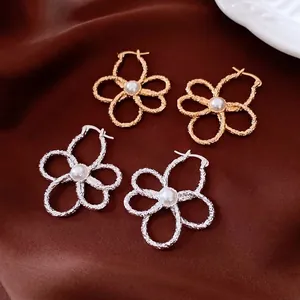 Hollow Flower Hoop Earrings Copper Hammered Texture Imitation Artificial Pearl Vintage Jewelry For Women Fashion Commuter Accessory