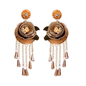Boucles d'oreilles fleurs brodées marron avec longs pompons et cristaux champagne