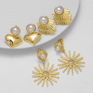 Boucles D'oreilles Künstliche Perle Cuivre Plaqué Or 18K Avec Tige En Or 14K Coeur Éventail Étoile Bijoux Vintage Pour Femmes