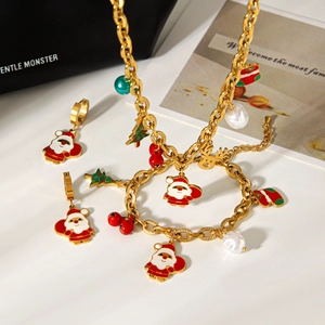 Parure bijoux de Noël avec pendentifs en émail sur chaîne dorée en acier