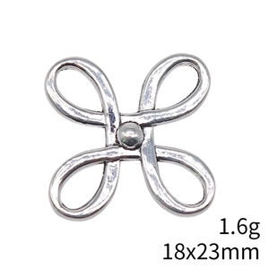 Silver clover metal connector pendant for DIY jewelry, 1.6g weight and 18x23mm size