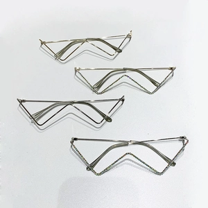 Montature per occhiali cat-eye geometriche a mezza montatura a W con accenti di strass