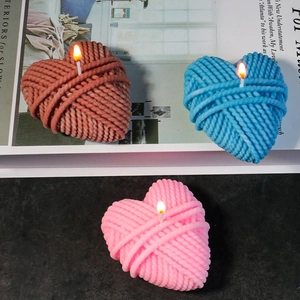 Hartvormige siliconen mallen voor DIY geurkaarsen in drie verschillende kleuren
