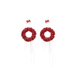 Red plush wreath stud earrings with elegant pearl tassel fringe and bow design
