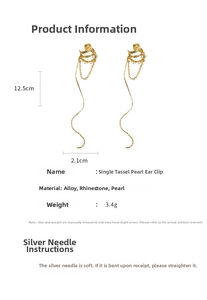 Détail d'un earcuff à pampilles et perles avec dimensions de 12,5 cm par 2,1 cm sur fond blanc