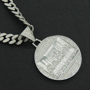 Silver iced-out Last Supper circular pendant with Cuban chain for men's hip hop style