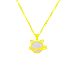 Collana in acciaio al titanio dorato con ciondolo a forma di gatto e stella