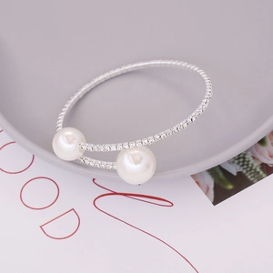Elegant silver bracelet with double pearls and sparkling rhinestones for women