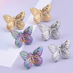 Texture in rilievo dettagliata su orecchini a farfalla in acciaio inossidabile 304 oro e argento