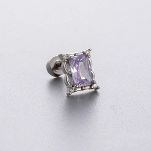 Orecchino a perno con zircone viola quadrato, cornice in argento vintage e vite posteriore