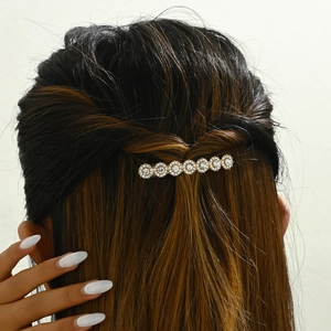 Elegant Korean style single row rhinestone hair clip with sunflower pearl design