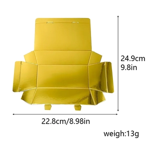 Détail à plat de la boîte cadeau dorée montrant sa structure et ses dimensions