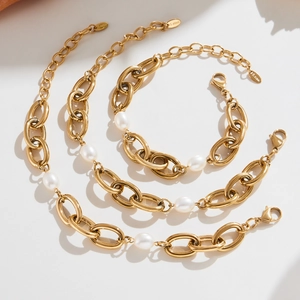 Luxurious 18k gold plated stainless steel chunky chain bracelet with white pearls
