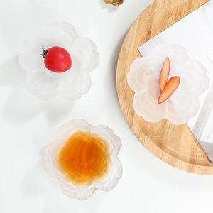 Japanese style cherry blossom shaped clear glass dipping bowls for sauce and condiments