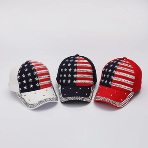 Casquettes de baseball drapeau USA avec strass en blanc, bleu marine et rouge brillant