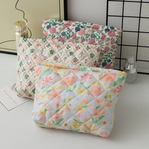 Quilted Floral Makeup Bag Portable Travel Toiletry Organizer Zipper Pouch Aesthetic Cosmetic Storage For Women