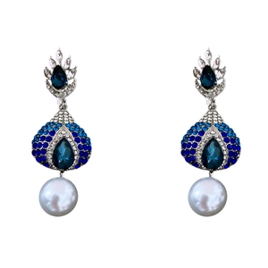 Boucles d'oreilles vintage argentées avec cristaux bleus dégradés et perles blanches