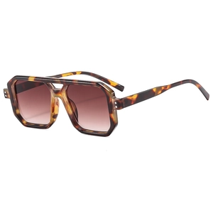Classic tortoise shell pilot sunglasses with gradient brown lenses and double bridge design