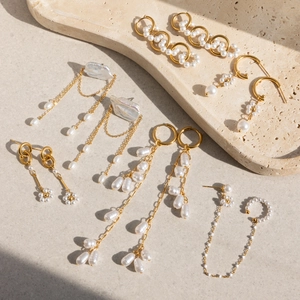 Boucles d'oreilles perles en acier inoxydable doré 18K avec pampilles baroques