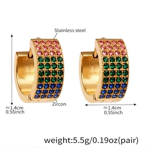 Détails des dimensions de ces boucles d'oreilles en acier doré et zircons multicolores
