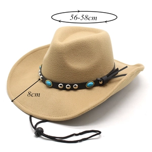 Détail d'un chapeau de cowboy kaki avec bande perlée turquoise et bord de 8cm
