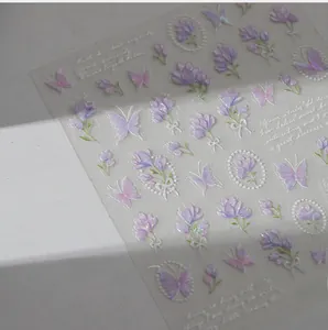 Détails de l'autocollant nail art 3D avec motifs de papillons et fleurs violettes