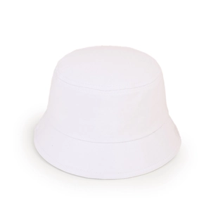 Détail de la texture en toile de coton blanc d'un chapeau bob dinosaure pour enfants