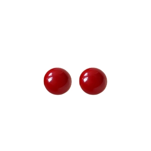 Orecchini a perno semicerchio rosso ciliegia lucido con un design vintage minimalista