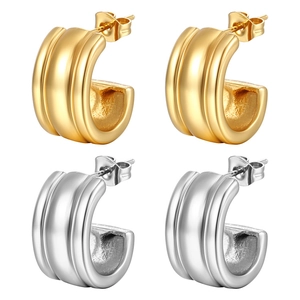 Irregular ridged C-shape earrings in gold and silver finish made of stainless steel