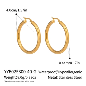 Detail view of 4.0cm gold stainless steel hoop earrings with size and weight specs