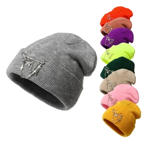 Hip Hop Knit Beanie Hat For Women Men Winter Warm Acrylic Skull Cap With Butterfly Metal Chain Pin Accessories Y2K Streetwear