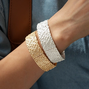 Bracelet Élastique Large En Alliage Métal Texturé Ridé Carré Géométrie Minimaliste Bracelet Jonc Épais Mode