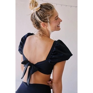 Schwarzes Bikini-Oberteil für Damen mit Puffärmeln und verstellbarer Schleife am Rücken