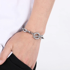 Bracciale a catena industriale in acciaio al titanio con chiusura OT a teschio