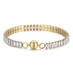 Bracelet élégant en chaîne dorée avec zircons rectangulaires et fermoir magnétique sphérique