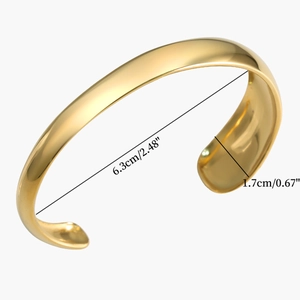 Detailed size specifications for minimalist wide gold cuff bracelet showing 6.3cm diameter