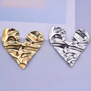 Textured 304 stainless steel heart pendants in gold and silver for DIY jewelry