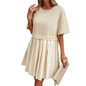 Elegante abito midi beige a maniche corte con gonna a pieghe in misto cotone premium