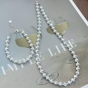 Elegant S925 sterling silver bead necklace and bracelet set with cat-eye stone pendant