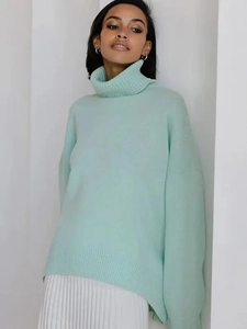 Pull chic en maille vert menthe à col roulé et épaules tombantes pour femmes